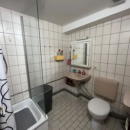 Apartment Wuerzburg Monteurzimmer 2 Etage Gerbrunn